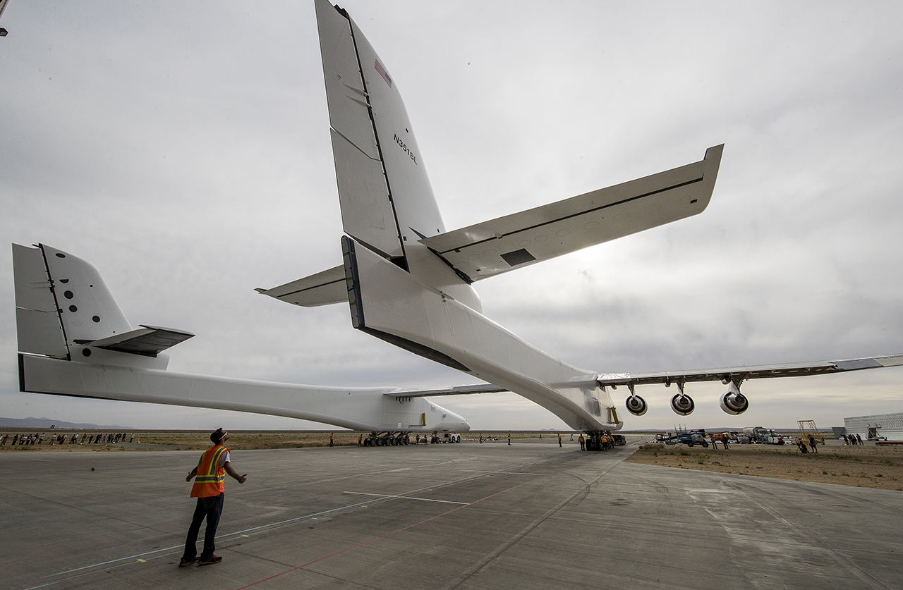 Scaled Completes Tow Test of World’s Largest Composite Aircraft ...